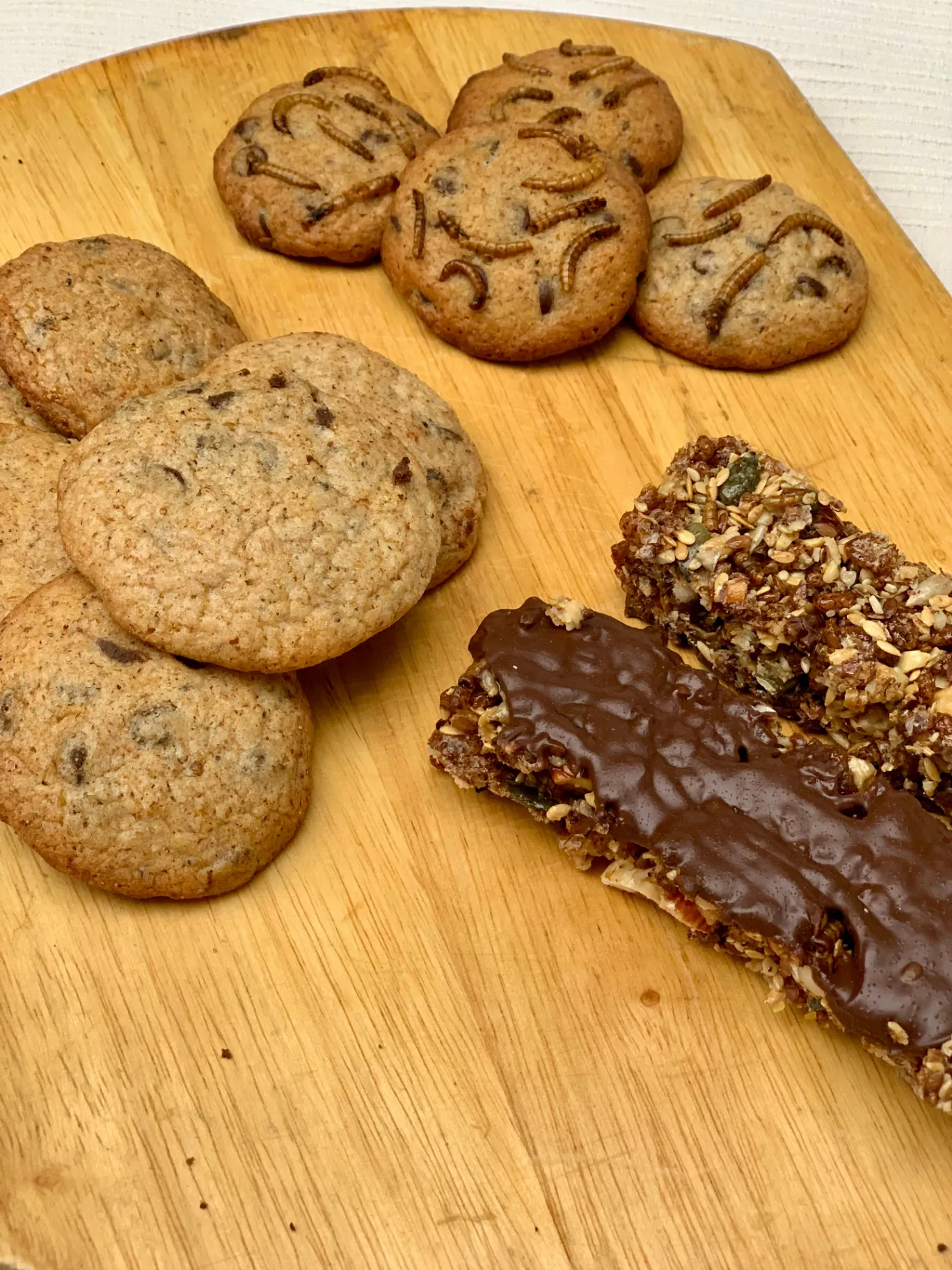 Galletas y barritas elaboradas con harina de Tenebrio molitor